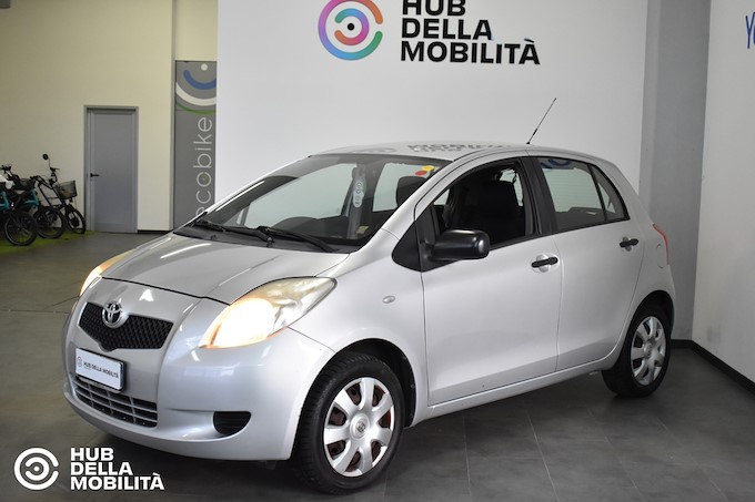 TOYOTA Yaris 1.0 5 porte